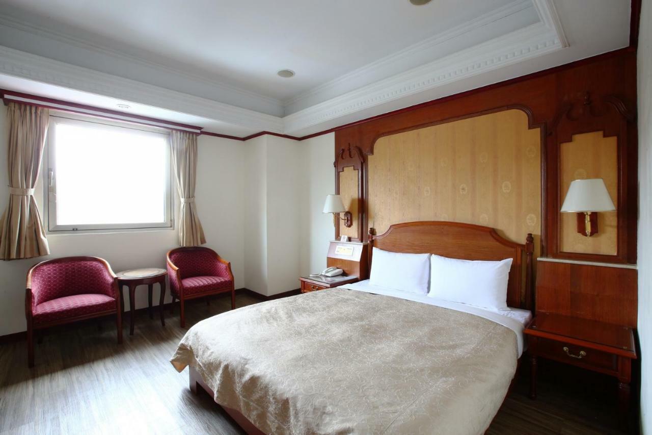 Hua Du Hotel Keelung Exterior foto